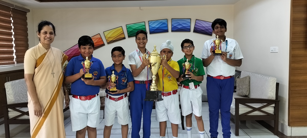 Champions of Under 12 cricket tournament