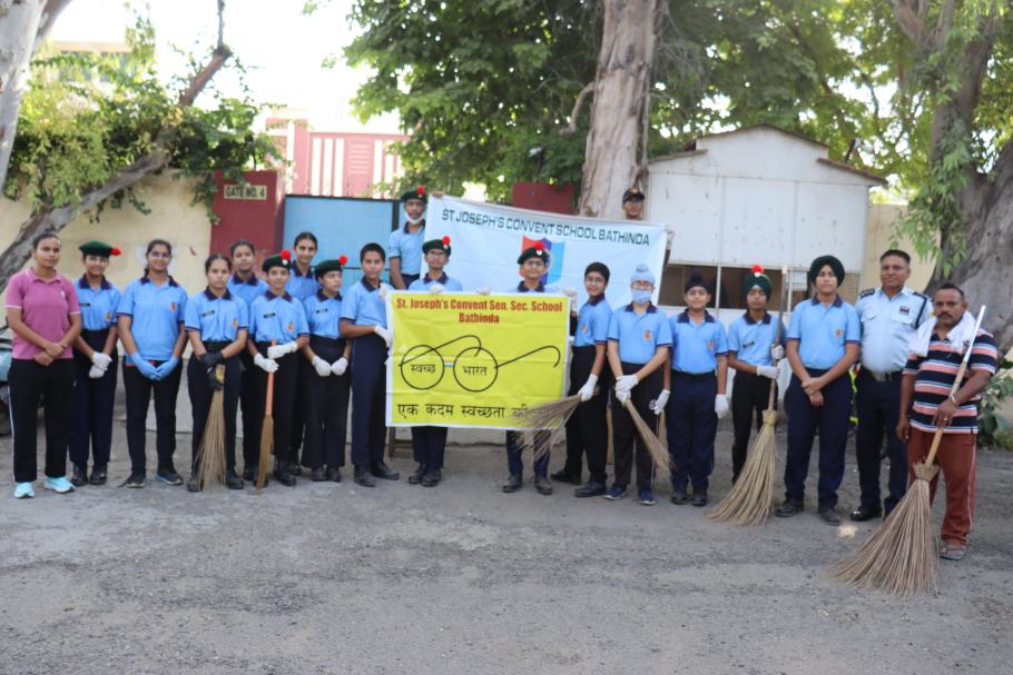 NCC CADETS CLEANLINESS DRIVE: EK DIN, EK