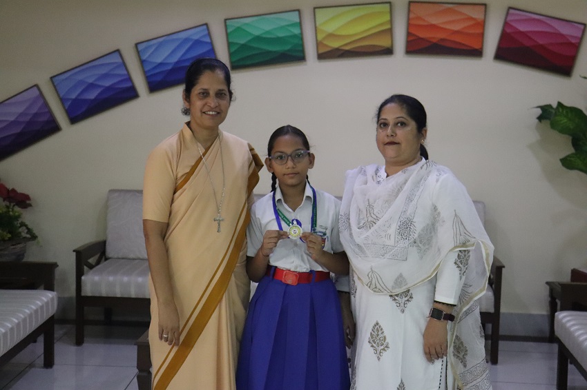 MEDAL IN 400M RACE AT BLOCK LEVEL PRIMARY SCHOOL GAMES