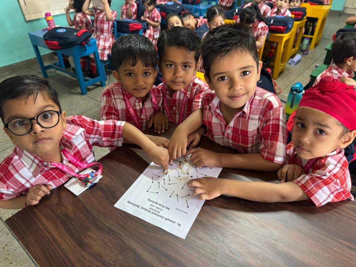 CREATIVE MATCHSTICK PATTERNS (CLASS LKG)